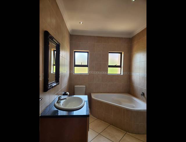 6 BEDROOM HOUSE FOR SALE IN BIRDWOOD ESTATE